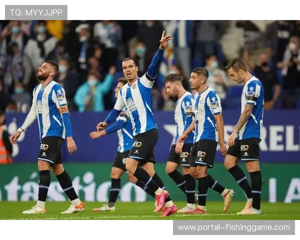 文化视角:西班牙足球传统与现代攻防融合 文化视角:西班牙足球传统与现代攻防融合